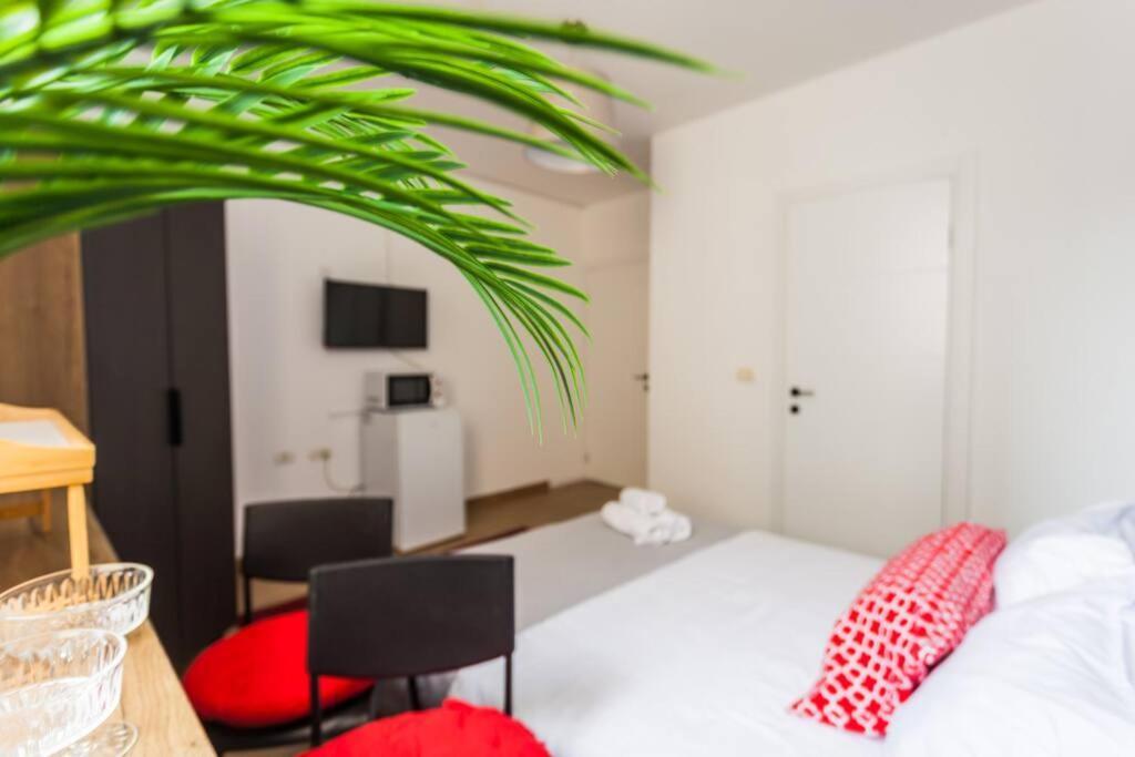Perfectly Located Studio, Seaview, 2 Min To Sea! #6 Leilighet Tel Aviv Eksteriør bilde