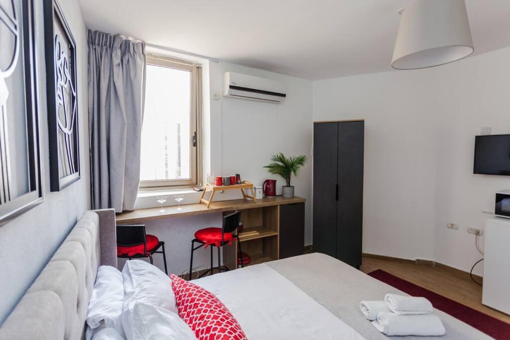 Perfectly Located Studio, Seaview, 2 Min To Sea! #6 Leilighet Tel Aviv Eksteriør bilde